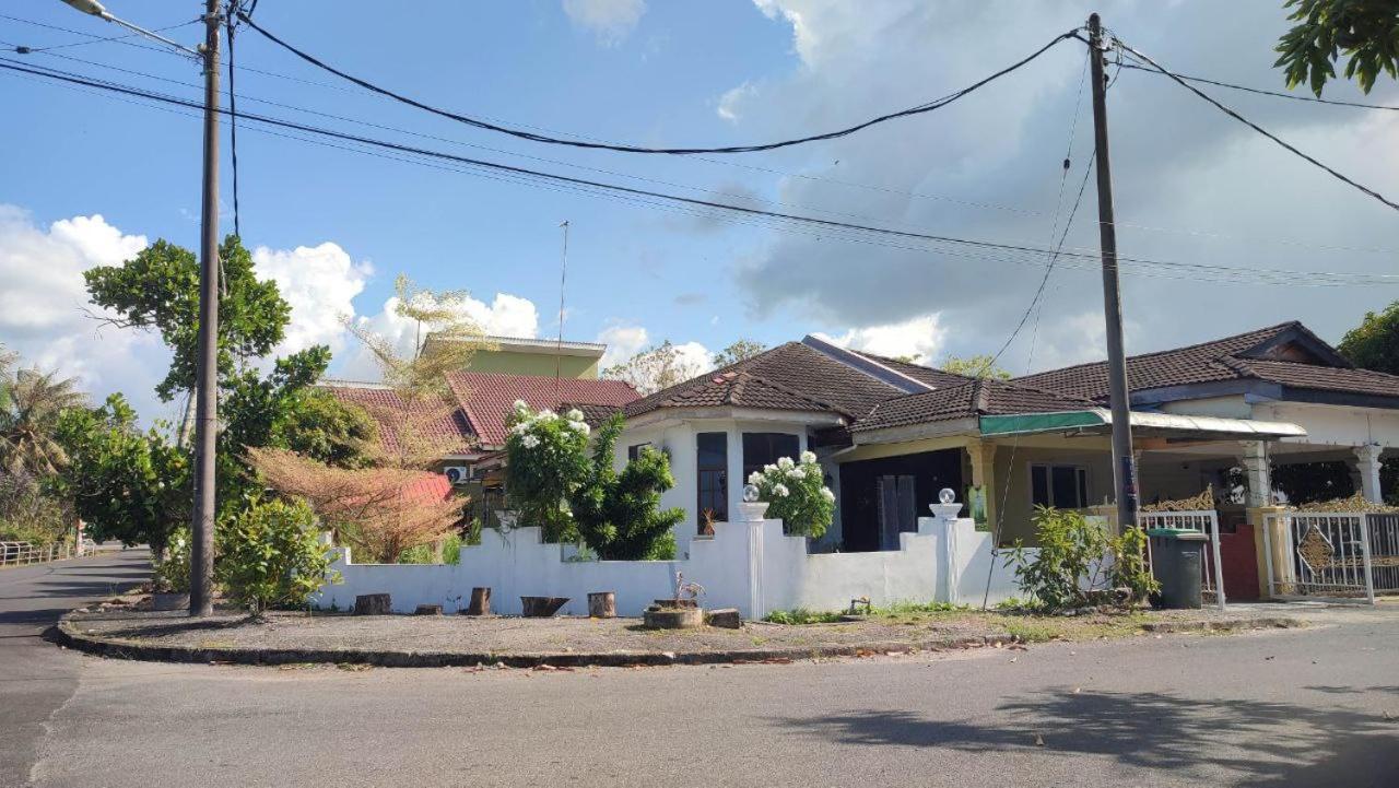 Pulai Field Aa Homestay Kangar Εξωτερικό φωτογραφία